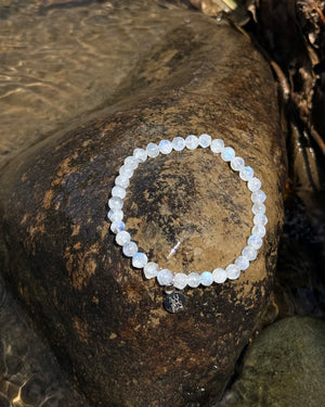 blue moonstone meditation bracelet of aurien crystal 3